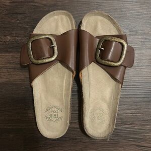 True craft sandals